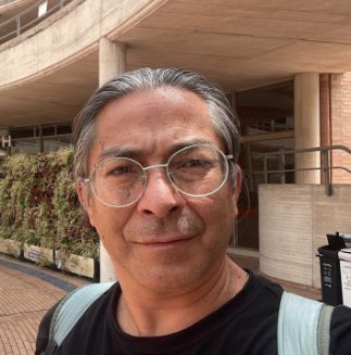Invitados: Julián Jaramillo Arango. Departamento de Comunicación (PUJ) y William Garibello Sanz. Cabildo Indígena Muisca de Bosa (CIMB).